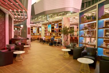 Doha, Katar - Mayıs, 2017 yaklaşık: Hamad Uluslararası Havaalanı Doha, Soprafino. Soprafino bir İtalyan tarzı Restoran olduğunu 