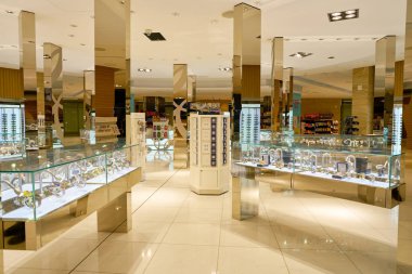 Doha, Katar - Mayıs, 2017 yaklaşık: Hamad Uluslararası Havaalanı, Doha, Katar başkenti şehir içinde.