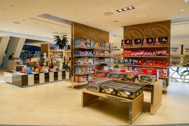 Doha, Katar - Mayıs, 2017 yaklaşık: Hamad Uluslararası Havaalanı, Doha, Katar başkenti şehir içinde.