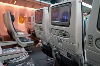 Incheon, Güney Kore - Haziran, 2017 yaklaşık: içinde Qatar Airways Boeing 777. Katar Havayolları, Katar devlet bayrak taşıyıcı olduğunu.