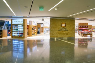 Doha, Katar - Mayıs, 2017 yaklaşık: Hamad Uluslararası Havaalanı, Doha, Katar başkenti şehir içinde.