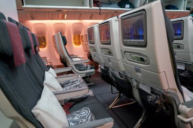Incheon, Güney Kore - Haziran, 2017 yaklaşık: içinde Qatar Airways Boeing 777. Katar Havayolları, Katar devlet bayrak taşıyıcı olduğunu.