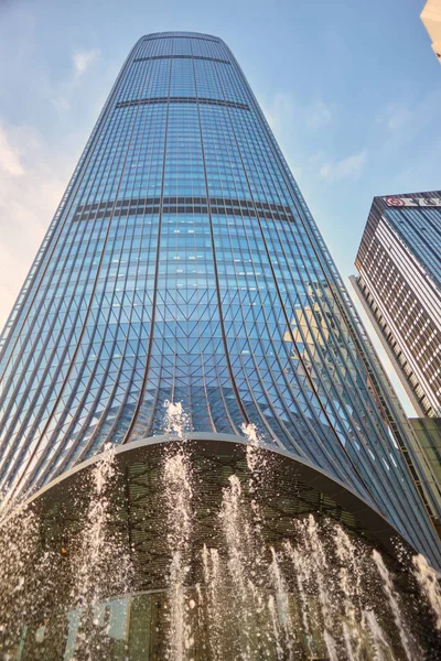 2014年5月28日 京基100在白天 Kk100 以前被称为京基100和京基金融塔是一个 Supertall 的摩天大楼在深圳 — 图库照片