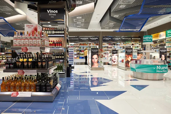 Barcelona Spanje Circa November 2015 Belastingvrije Winkel Barcelona Airport Barcelona — Stockfoto