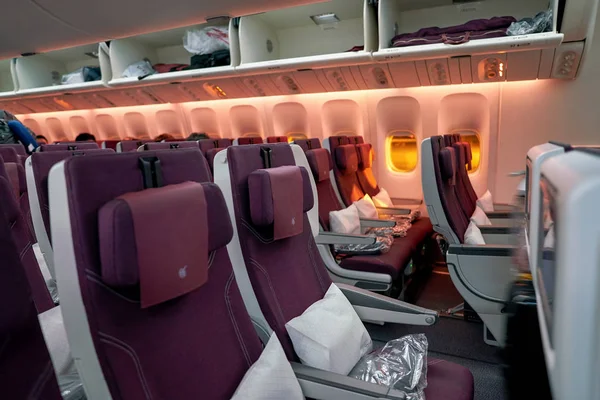 Incheon, Güney Kore - Haziran, 2017 yaklaşık: içinde Qatar Airways Boeing 777. Katar Havayolları, Katar devlet bayrak taşıyıcı olduğunu.
