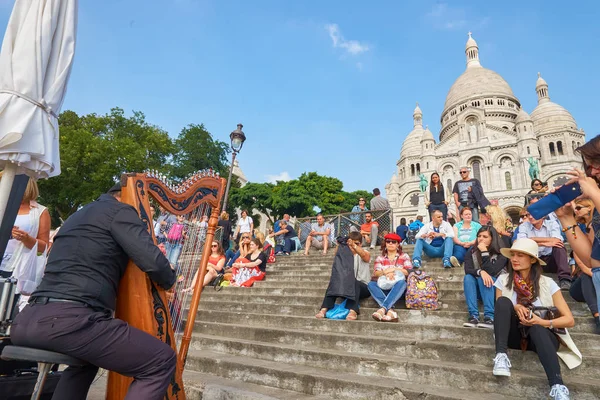 Parigi Francia Circa Settembre 2014 Gente Ascolta Musica Montmartre — Foto Stock