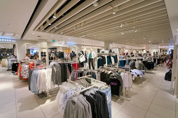 Forever 21 store in New-York – Stock Editorial Photo © teamtime #124855228