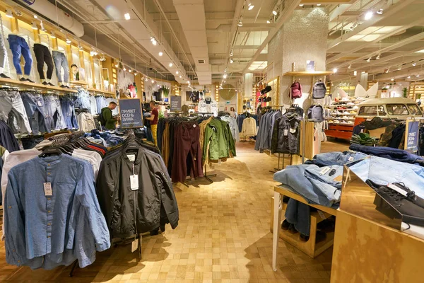 Saint Petersburg Russie Circa Août 2017 Intérieur Magasin Pull Bear — Photo