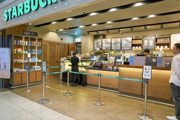 Incheon Jižní Korea Cca Květen 2017 Starbucks Letišti Incheon International — Stock fotografie