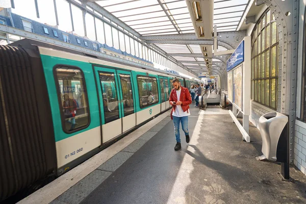 Párizs Szeptember 2014 Párizs Metropolitain Állomás Nappali Párizsi Metró Vagy — Stock Fotó