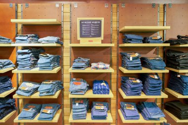 Rusya, Saint Petersburg - Ekim, 2017 yaklaşık: Inside Stockmann Nevsky Merkezi, Alışveriş Merkezi, Saint Petersburg