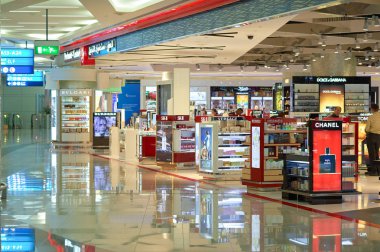 Birleşik Arap Emirlikleri, Dubai - Kasım, 2015 yaklaşık: Dubai Havalimanı içinde