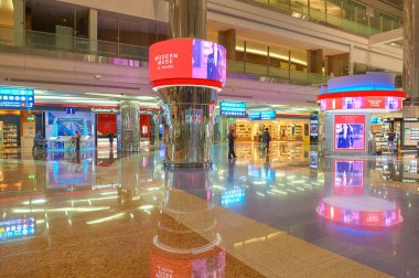 Birleşik Arap Emirlikleri, Dubai - Kasım, 2015 yaklaşık: Dubai Havalimanı içinde