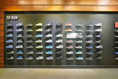 South Korea, Busan - 25 Mayıs 2017: Inside Nike mağaza Busan Lotte Merkezi