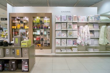 Rusya, Saint Petersburg - Ekim, 2017 yaklaşık: Inside Stockmann Nevsky Merkezi, Alışveriş Merkezi, Saint Petersburg