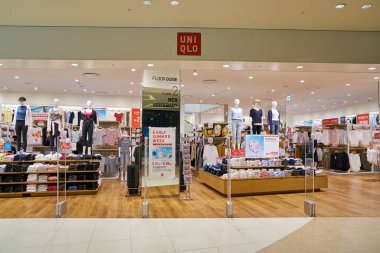 South Korea, Busan - 28 Mayıs 2017: Uniqlo mağaza tabelaya Lotte mağaza, Japon giyim Tasarımcısı, üretici ve perakendeci, kapat