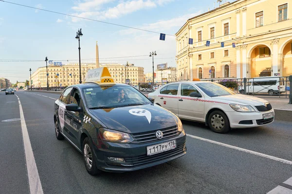 Rusya Saint Petersburg Ağustos 2017 Yaklaşık Yandex Taksi Araba Saint — Stok fotoğraf