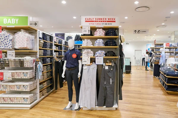 Corée Sud Busan Mai 2017 Intérieur Magasin Uniqlo Lotte Department — Photo