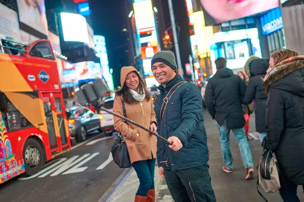 Usa New York City Circa March 2016 People Taking Selfie — Stock Photo, Image