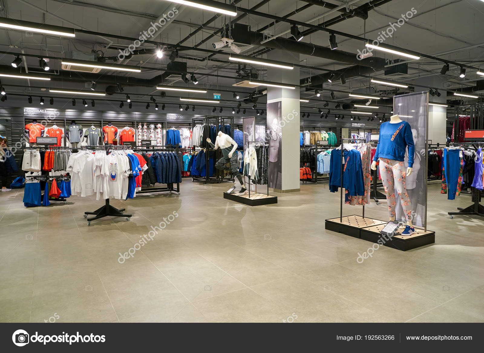 loja adidas beira mar shopping