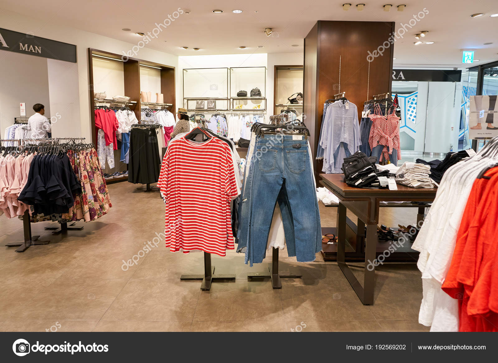 South Korea Busan May 2017 Zara Shop Lotte Department Store – Stock