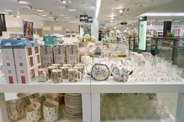 Rusya, Saint Petersburg - Ekim, 2017 yaklaşık: Inside Stockmann Nevsky Merkezi, Alışveriş Merkezi, Saint Petersburg