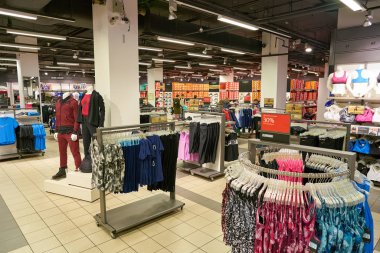 Rusya, Saint Petersburg - Ekim, 2017 yaklaşık: Saint Petersburg iç Nike fabrika mağaza 
