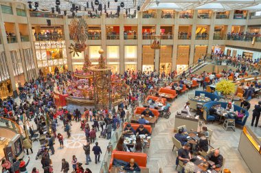 Çin, Hong Kong - 25 Aralık 2015: Landmark Alışveriş Merkezi Hong Kong, Noel süsleri