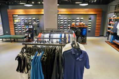 South Korea, Busan - 25 Mayıs 2017: Inside Nike mağaza Busan Lotte Merkezi