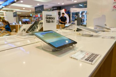 South Korea, Busan - 28 Mayıs 2017: Gadget'ı görüntüleme, Lotte mağazada Busan