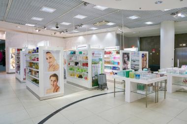 Rusya, Saint Petersburg - Ekim, 2017 yaklaşık: Inside Stockmann Nevsky Merkezi, Alışveriş Merkezi, Saint Petersburg