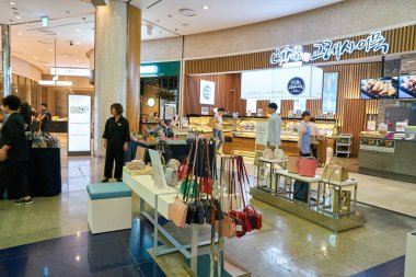 South Korea, Busan - 28 Mayıs 2017: Lotte mağazada içinde Busan