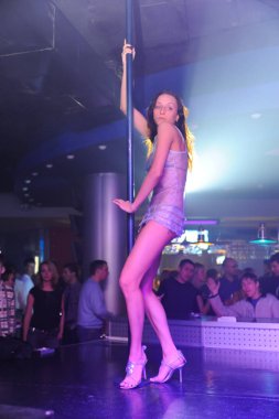 Rusya, Syktyvkar - 06 Aralık 2008: Direk dansör 