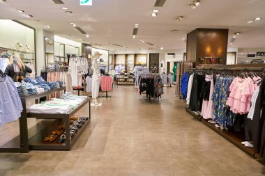 South Korea, Busan - 28 Mayıs 2017: Inside Zara Dükkanı, Lotte mağazası