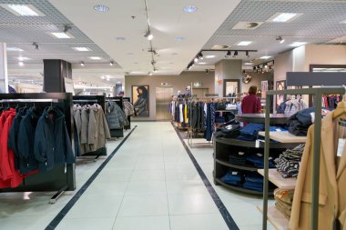 Rusya, Saint Petersburg - Ekim, 2017 yaklaşık: Inside Stockmann Nevsky Merkezi, Alışveriş Merkezi, Saint Petersburg