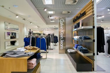 Rusya, Saint Petersburg - Ekim, 2017 yaklaşık: Inside Stockmann Nevsky Merkezi, Alışveriş Merkezi, Saint Petersburg