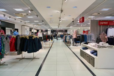 Rusya, Saint Petersburg - Ekim, 2017 yaklaşık: Inside Stockmann Nevsky Merkezi, Alışveriş Merkezi, Saint Petersburg