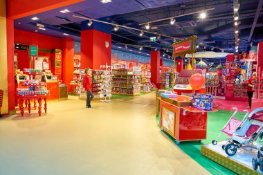 Rusya, Saint Petersburg - Ekim, 2017 yaklaşık: Saint Petersburg Inside Hamley'ler oyuncak mağazası