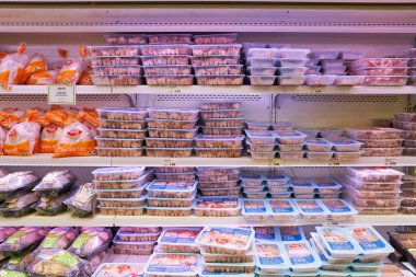 Güney Kore, Busan - Mayıs, 2017 yaklaşık: Inside E-Mart tüccarlar Busan içinde perakende mağaza doğrudan ünlü küresel markalardan ithal ürünleri satış