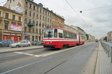 Rusya, Saint Petersburg - Eylül, 2017 yaklaşık: Gündüz, Saint Petersburg'daki tramvay
