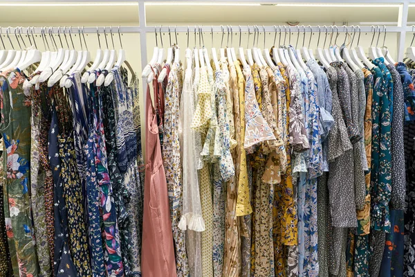 Güney Kore, Busan - 25 Mayıs 2017: Mill stüdyo Merkezi'nde sergilenen ürünler Lotte alışveriş merkezinde mağaza