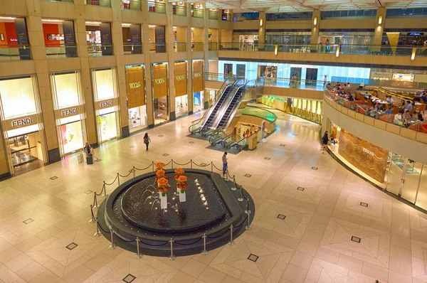Kína Hong Kong Október 2015 Belsejében Landmark Bevásárlóközpont — Stock Fotó