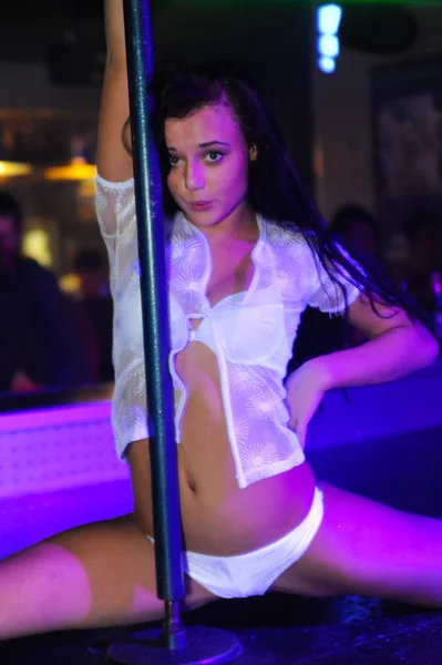 Russie Syktyvkar Décembre 2008 Danseuse Pôle Dans Discothèque 9000 Metrov — Photo