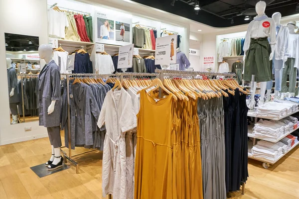 South Korea Busan Mei 2017 Dalam Toko Uniqlo Lotte Department — Stok Foto