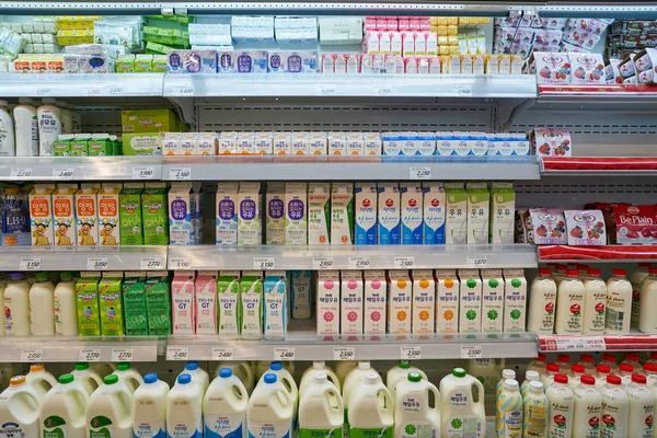 South Korea, Busan - 25 Mayıs 2017: Busan, Lotte Mart içinde