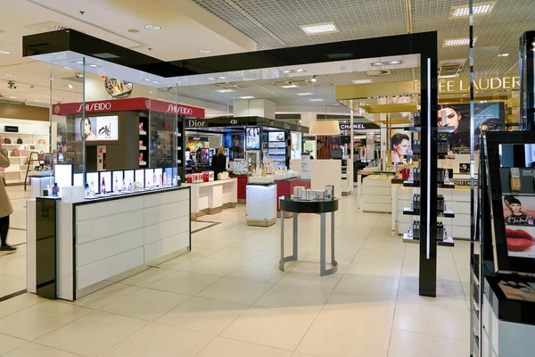 Rusya, Saint Petersburg - Ekim, 2017 yaklaşık: Inside Stockmann Nevsky Merkezi, Alışveriş Merkezi, Saint Petersburg