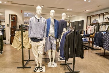 South Korea, Busan - 28 Mayıs 2017: Inside Zara Dükkanı, Lotte mağazası