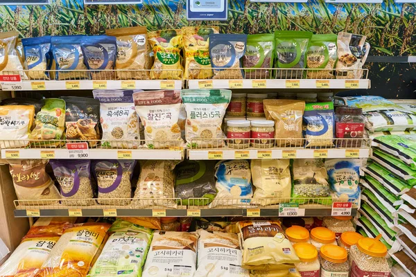 Coréia Sul Busão Circa Maio 2017 Prateleiras Com Alimentos Supermercado — Fotografia de Stock