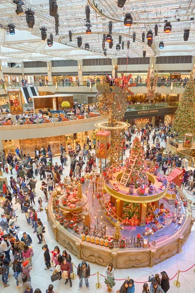 中国香港 2015年12月25日 香港地标性购物中心的圣诞装饰品 — 图库照片