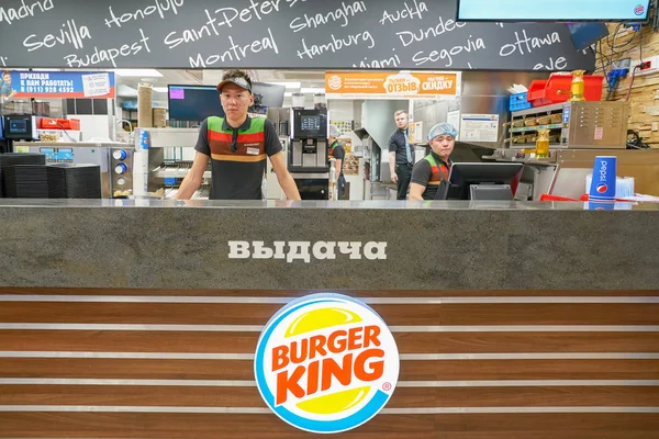 Rosja Sankt Petersburg Około Października 2017 Restauracja Wewnątrz Burger King — Zdjęcie stockowe